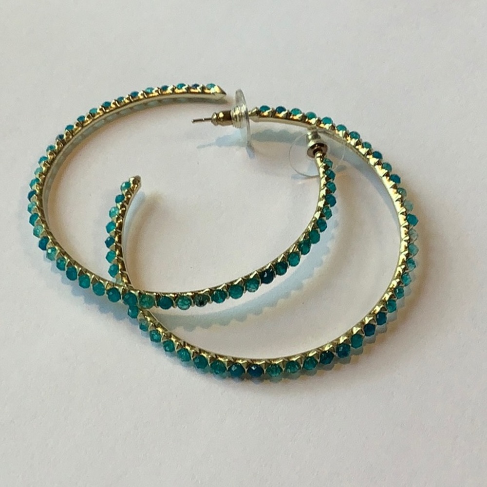 Kendra Scott Hoop earrings.